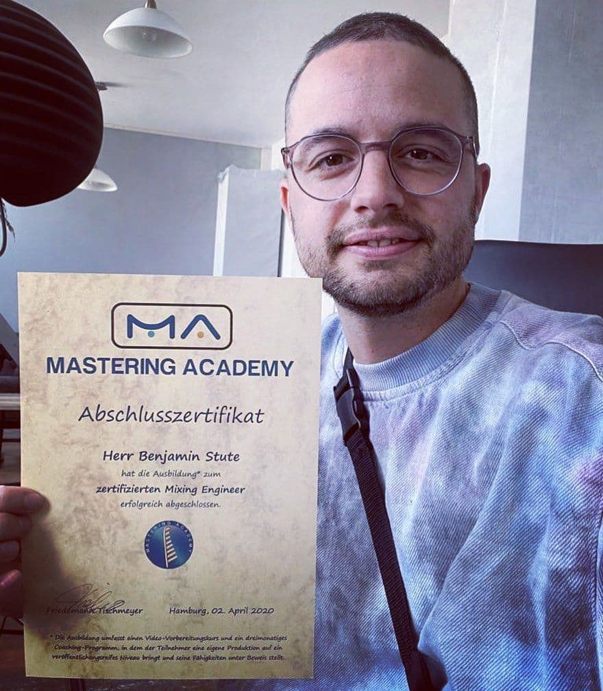 Mastering Academy | Benjamin Stute with Certificate