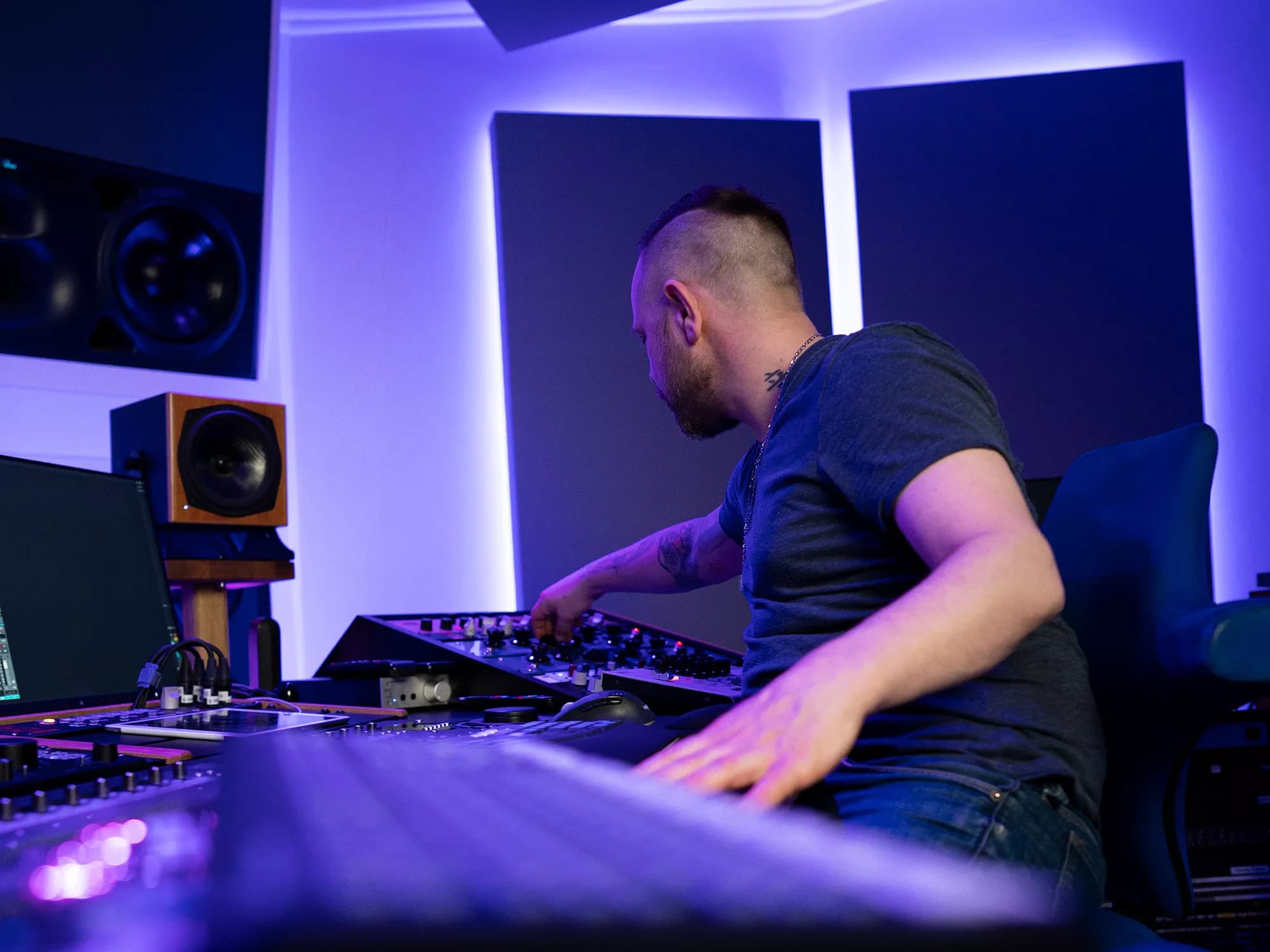 Become a world-class Mastering Engineer